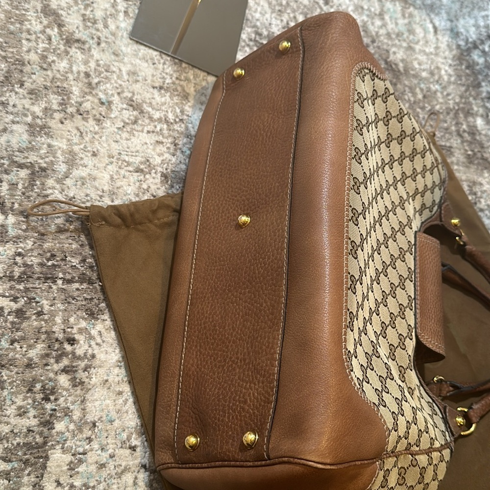 Vintage Gucci New Pelham Large Shoulder Bag w/ Gold Hardware - Picture 12 of 14